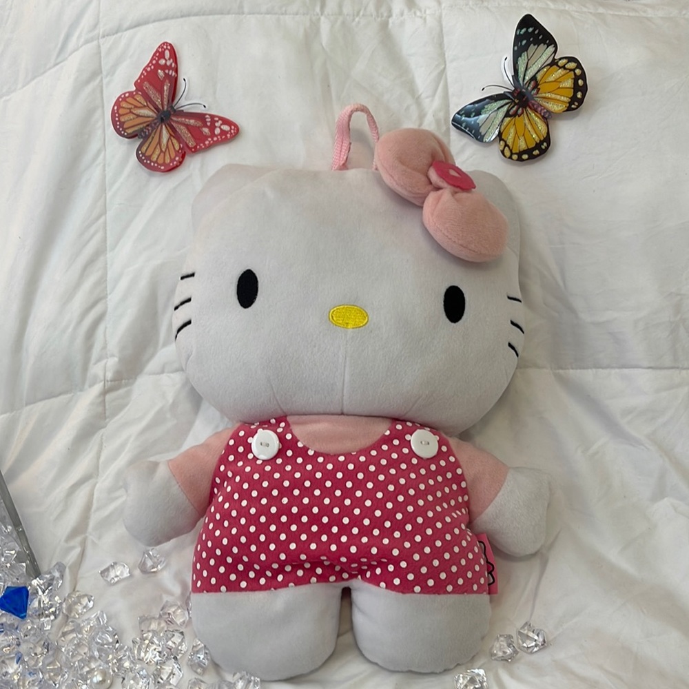 Hello Kitty Plush Bag/Backpack! So adorable 💕 very little signs of use! 💕